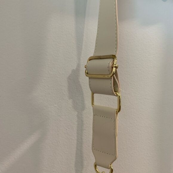 Isaac Mizrahi White Faux Fur Shoulder Bag with Gold Details - Picture 9 of 13